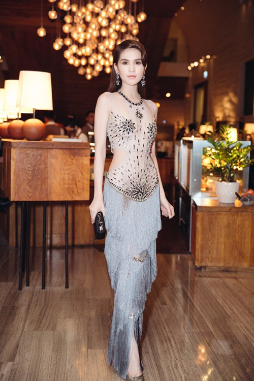 sao-viet-me-man-voi-thoi-trang-tua-rua