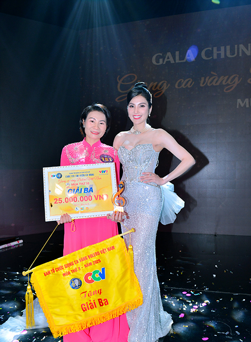 Khánh Nga: Ngọn lửa đam mê Bolero đến từ Thanh Hóa